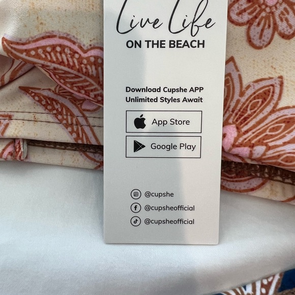 XS Cupshe bikini top and bottoms. Brand new. - Picture 4 of 5